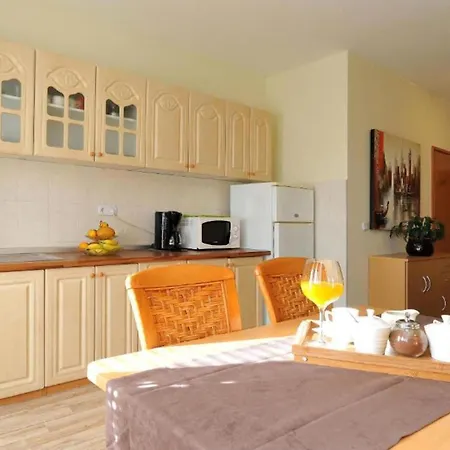 Apartment Stunning In *